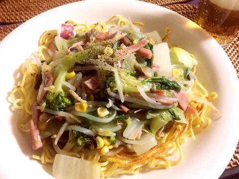 普通の焼きそば麺で鶏ガラ風味のあんかけ焼きそば